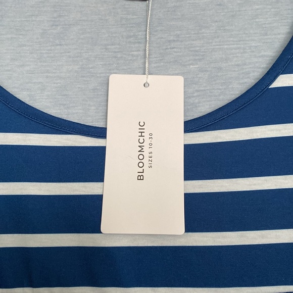 New with tags! Striped Contrast Round Neck T-Shirt - Picture 7 of 7